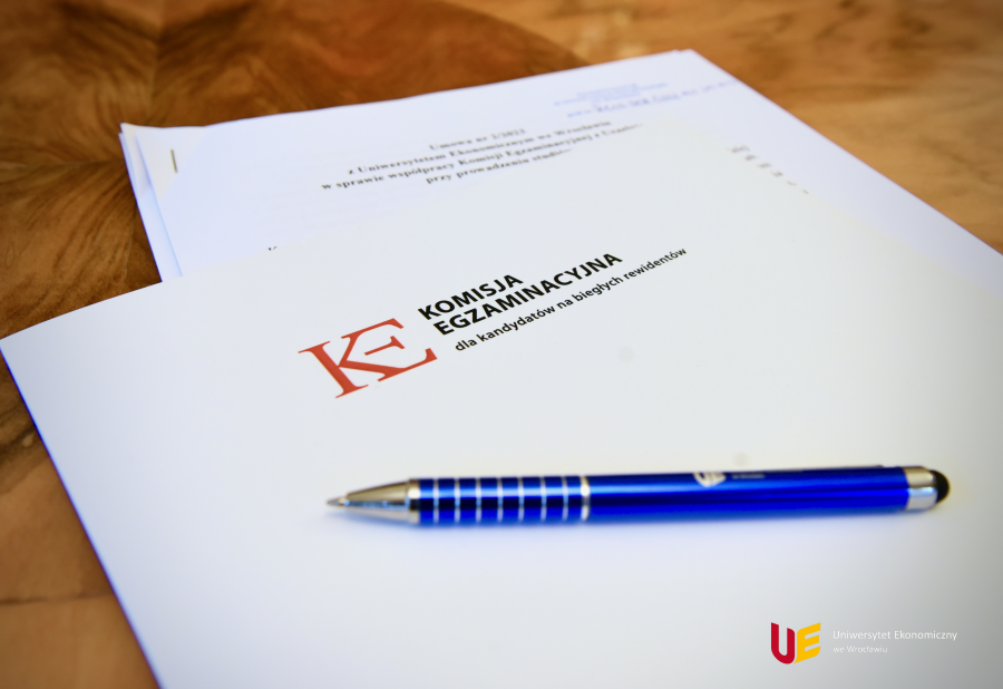 Egzaminy z wiedzy dla biegłych rewidentów – umowa z Komisją Egzaminacyjną