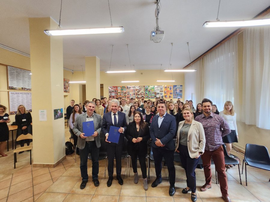 Umowa patronacka UEW i XII LO we Wrocławiu