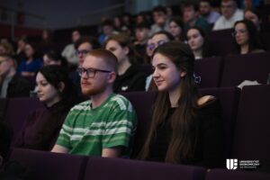 Rozmowy UEkspertów. Debaty Studenckie na UEW prof. Miodek