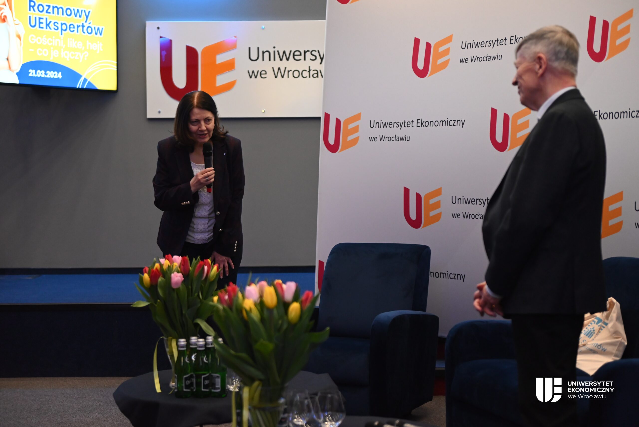 Rozmowy UEkspertów. Debaty Studenckie na UEW