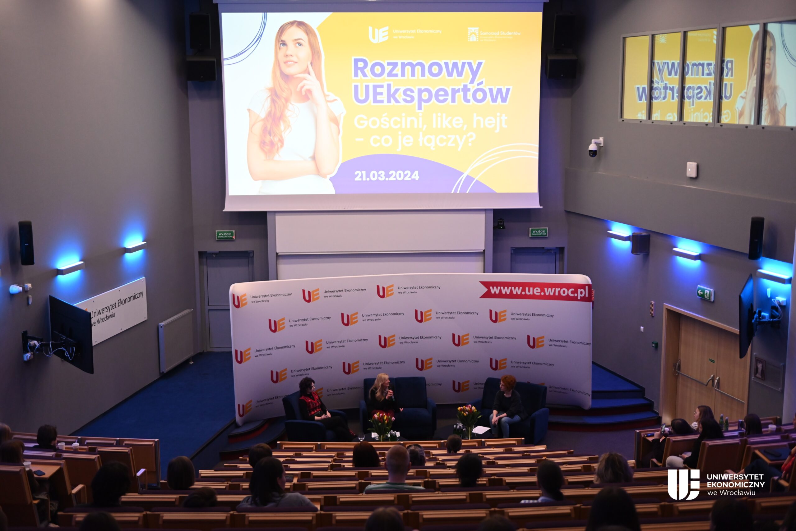 Rozmowy UEkspertów. Debaty Studenckie na UEW