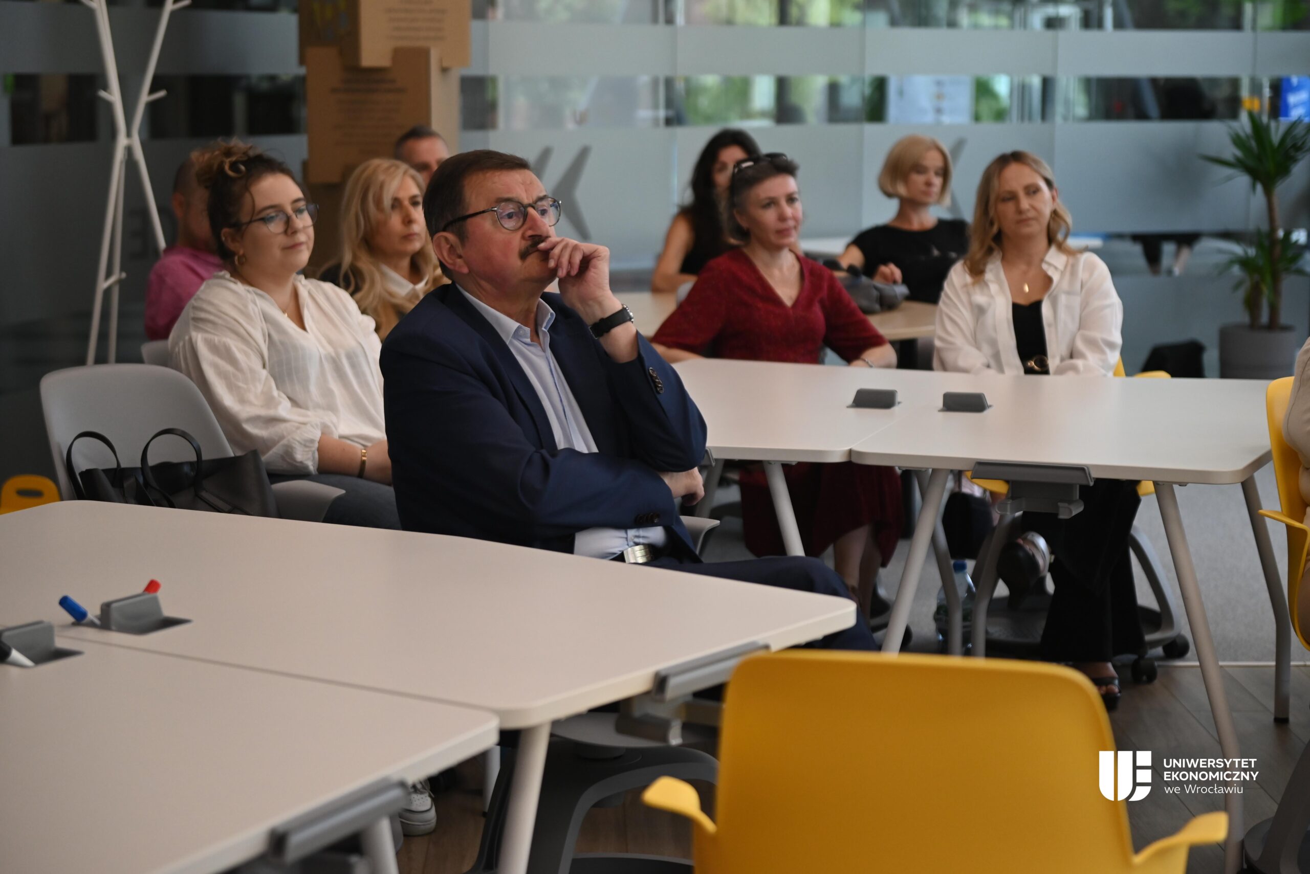 UEW przegląd współpracy z otoczeniem społeczno-gospodarczym