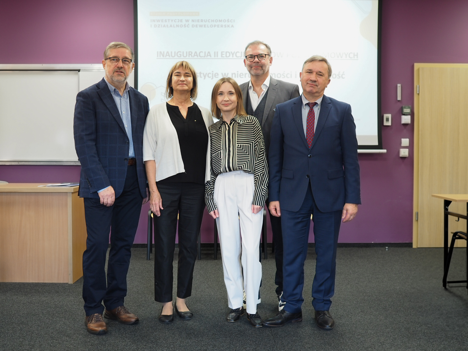  II edycji studiów podyplomowych „Inwestycje w nieruchomości i działalność deweloperska” UEW