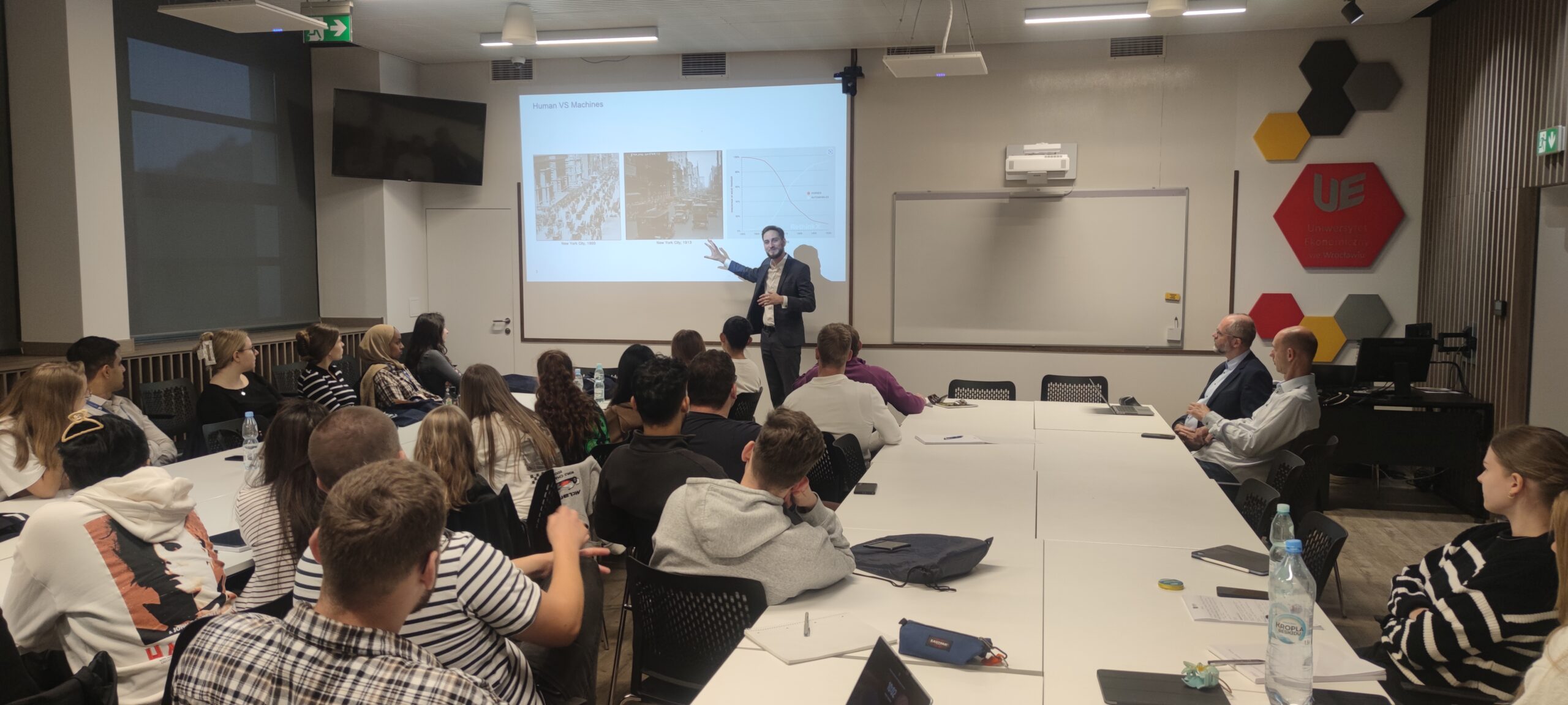 Pierwszy ERASMUS + Blended Intensive Programme na UEW - Warsztaty COEUR
