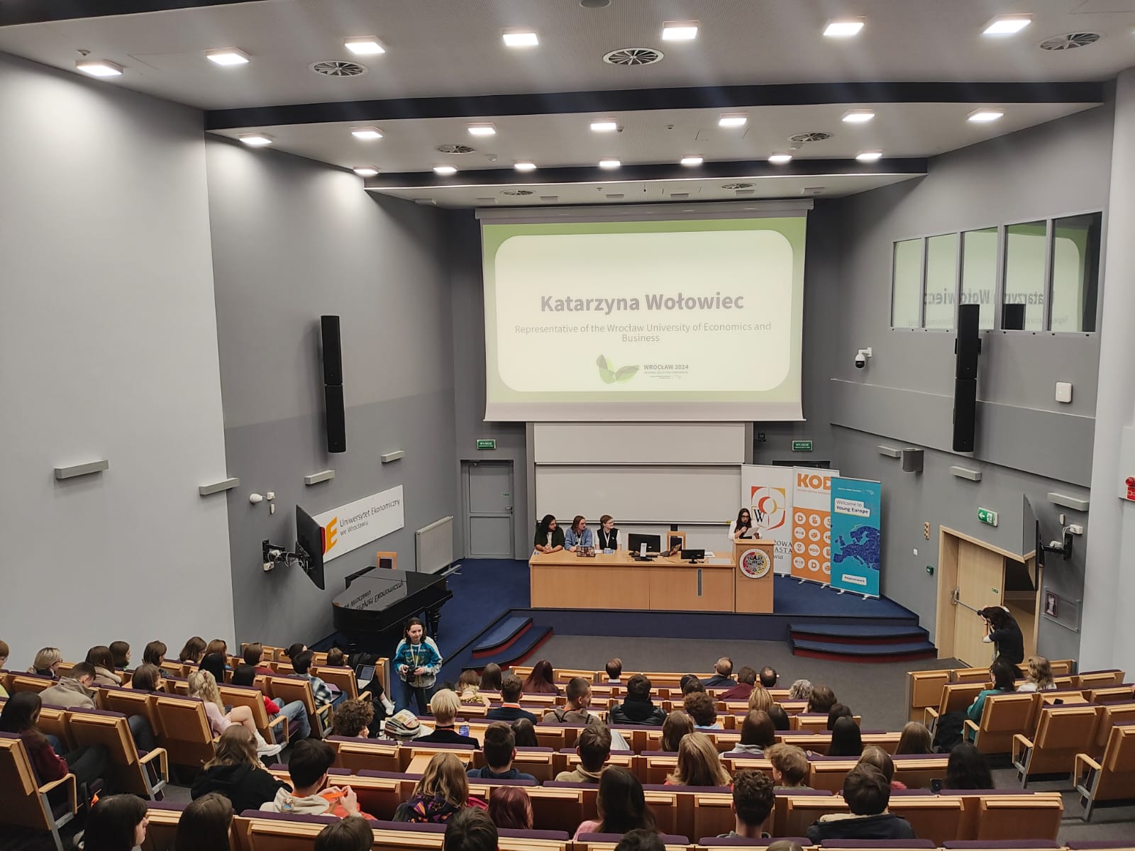 Bez ocen. Wykładowcy UEW uczniom