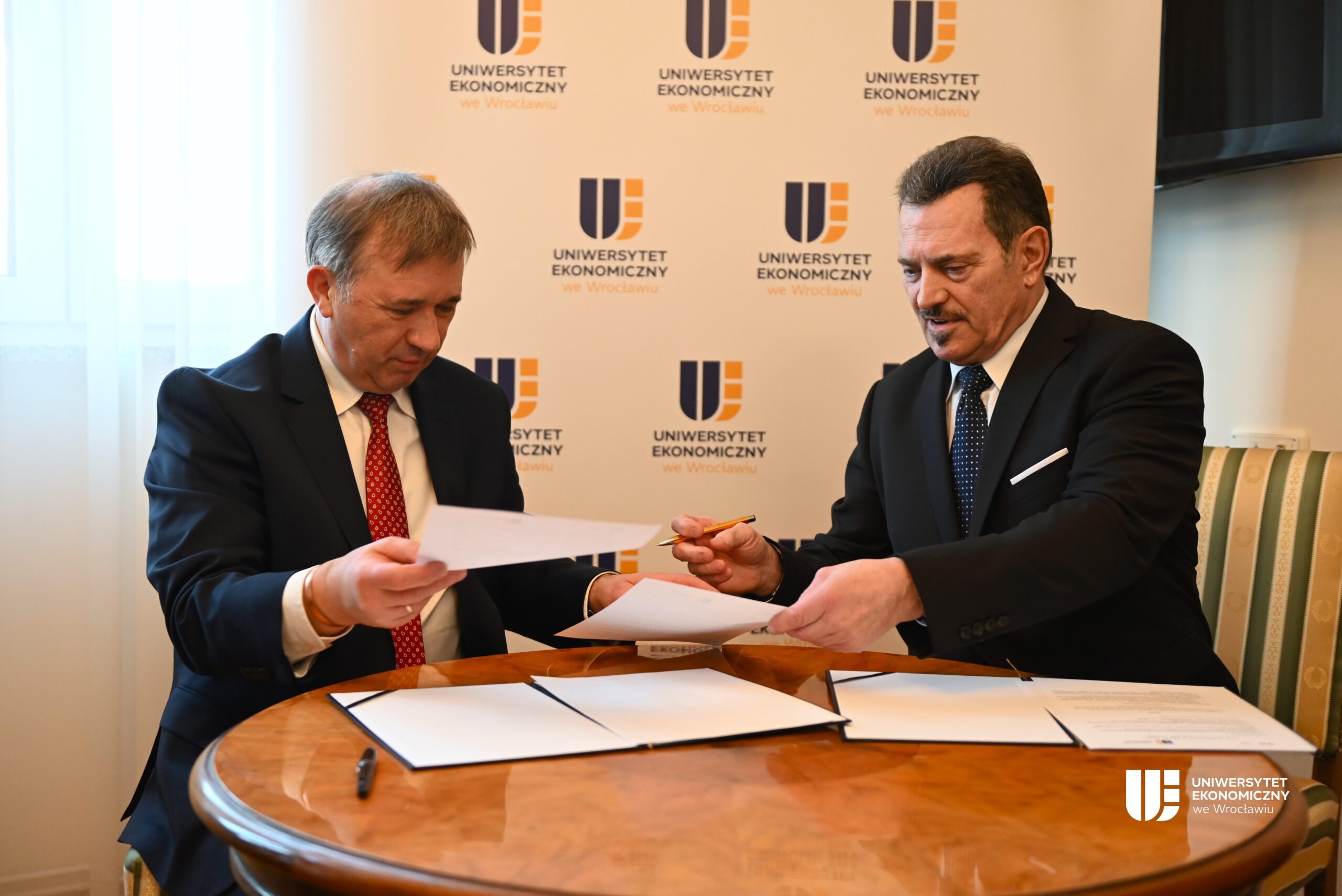 Uniwersytetu Ekonomicznego we Wrocławiu (UEW) oraz Akademii Wychowania Fizycznego we Wrocławiu (AWF) podpisany list intencyjny