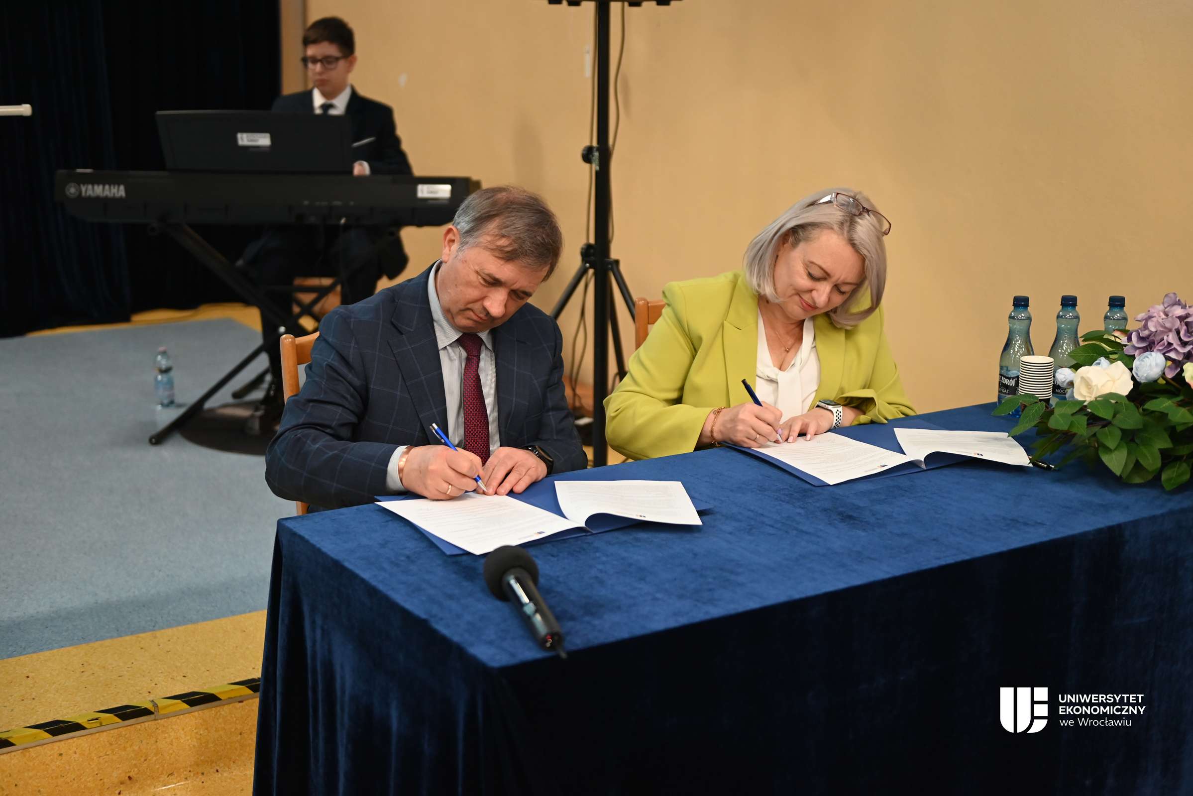 Zespół Szkół Ekonomiczno-Ogólnokształcących pod Patronatem UEW