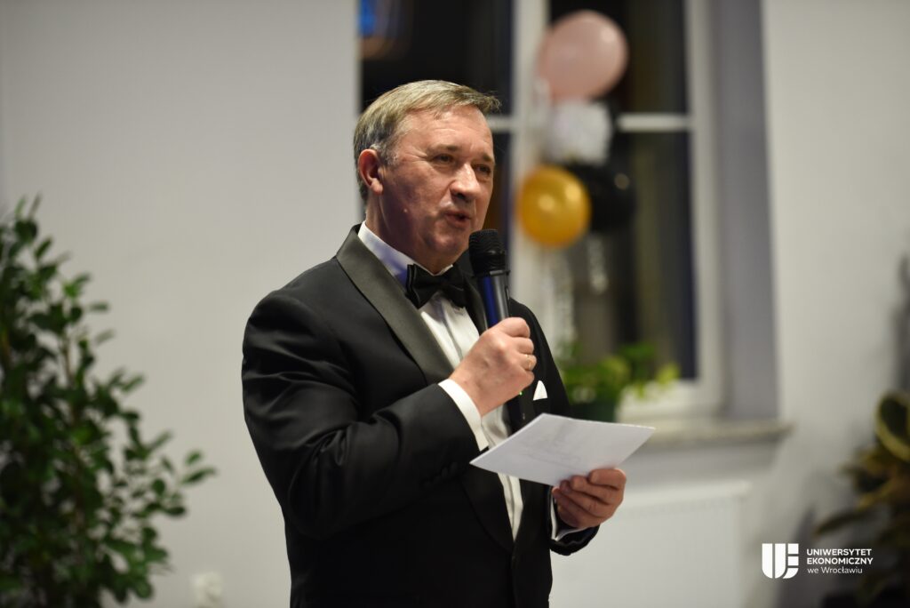 Rektor UEW prof. Czesław Zając