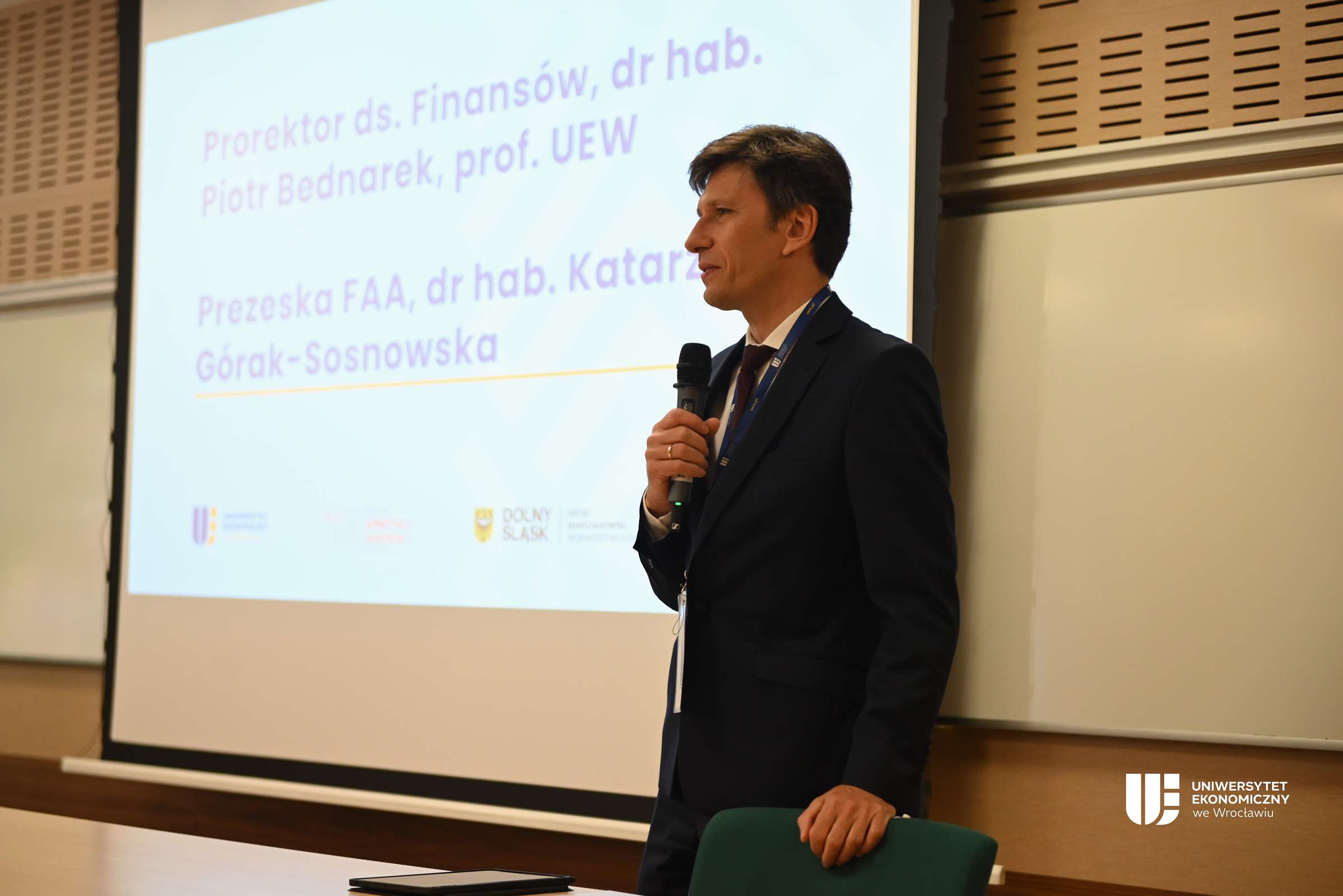 Kierunek: ewaluacja i finanse Konferencja UEW