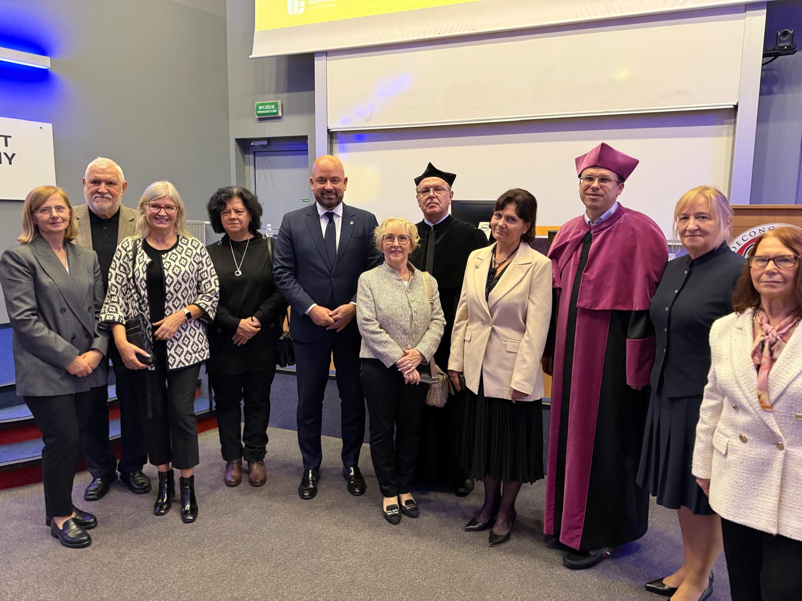 Zdjęcie z Inauguracji Roku Akademickiego 2025/2026 w UTW