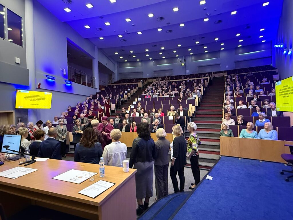 Zdjęcie z Inauguracji Roku Akademickiego 2025/2026 w UTW