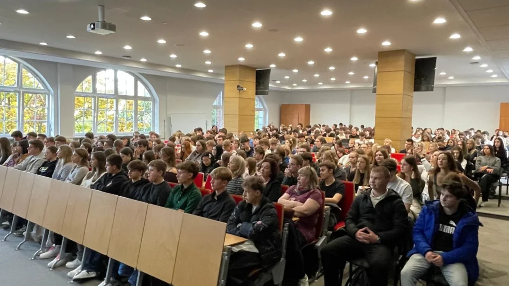 Bez Ocen. Wykładowcy UEW uczniom – spotkanie 23.10.2025