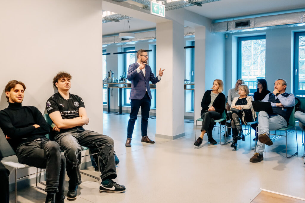 Warsztaty tutorów AI na UEW