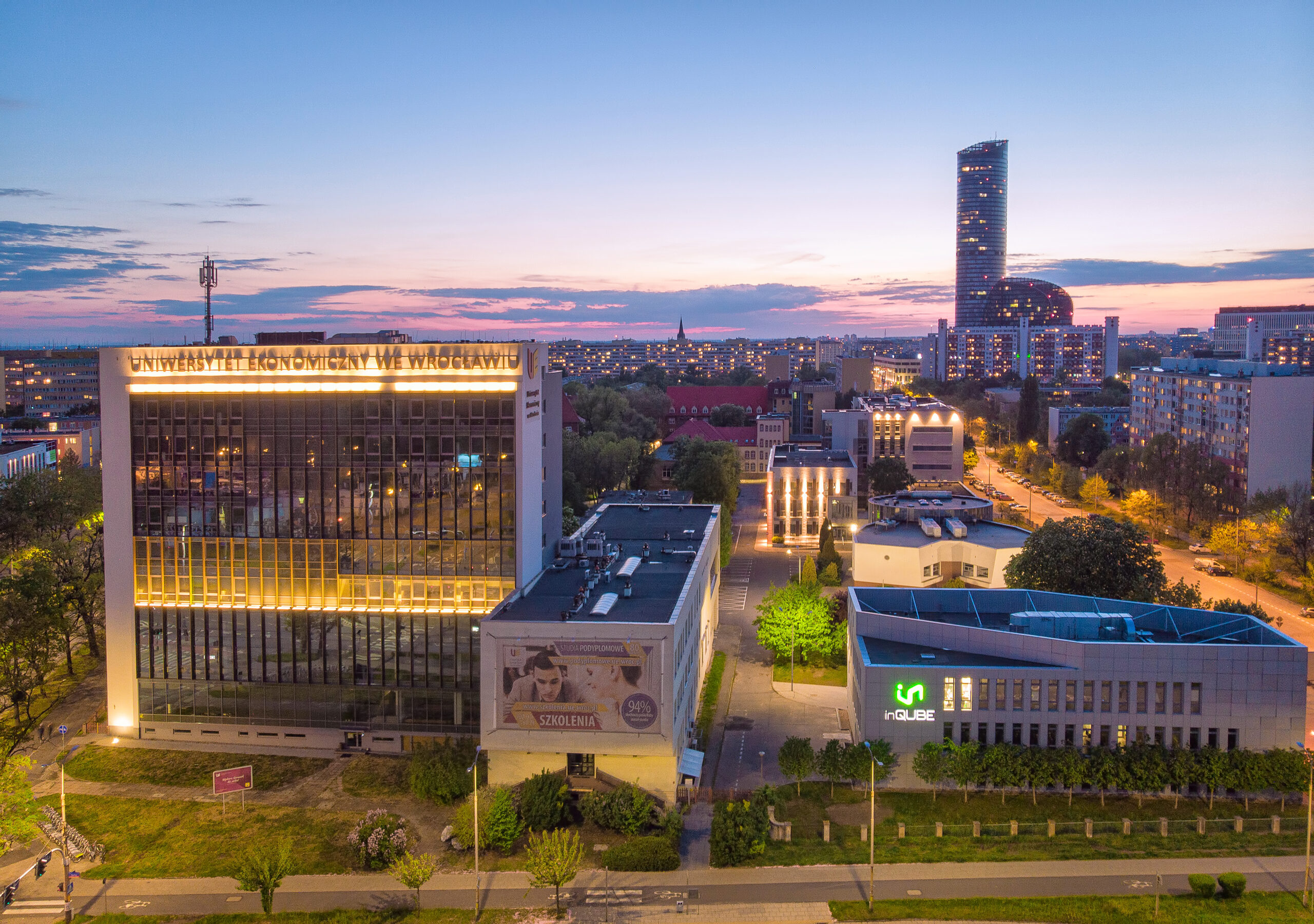 Widok z drona - Uniwersytet Ekonomiczny we Wrocławiu 